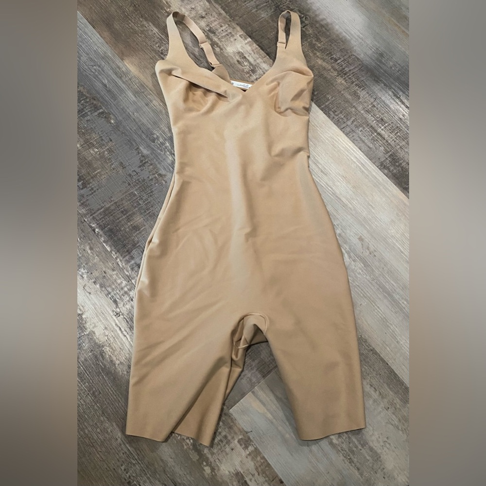 SKIMS body plunge mid thigh Tan Bodysuit One Piece
